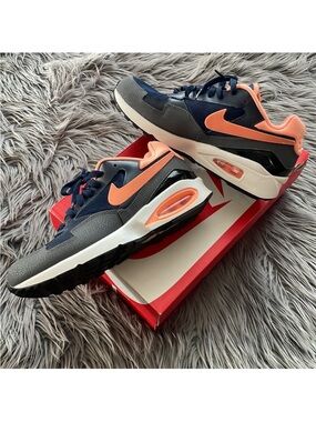NIKE air max st
